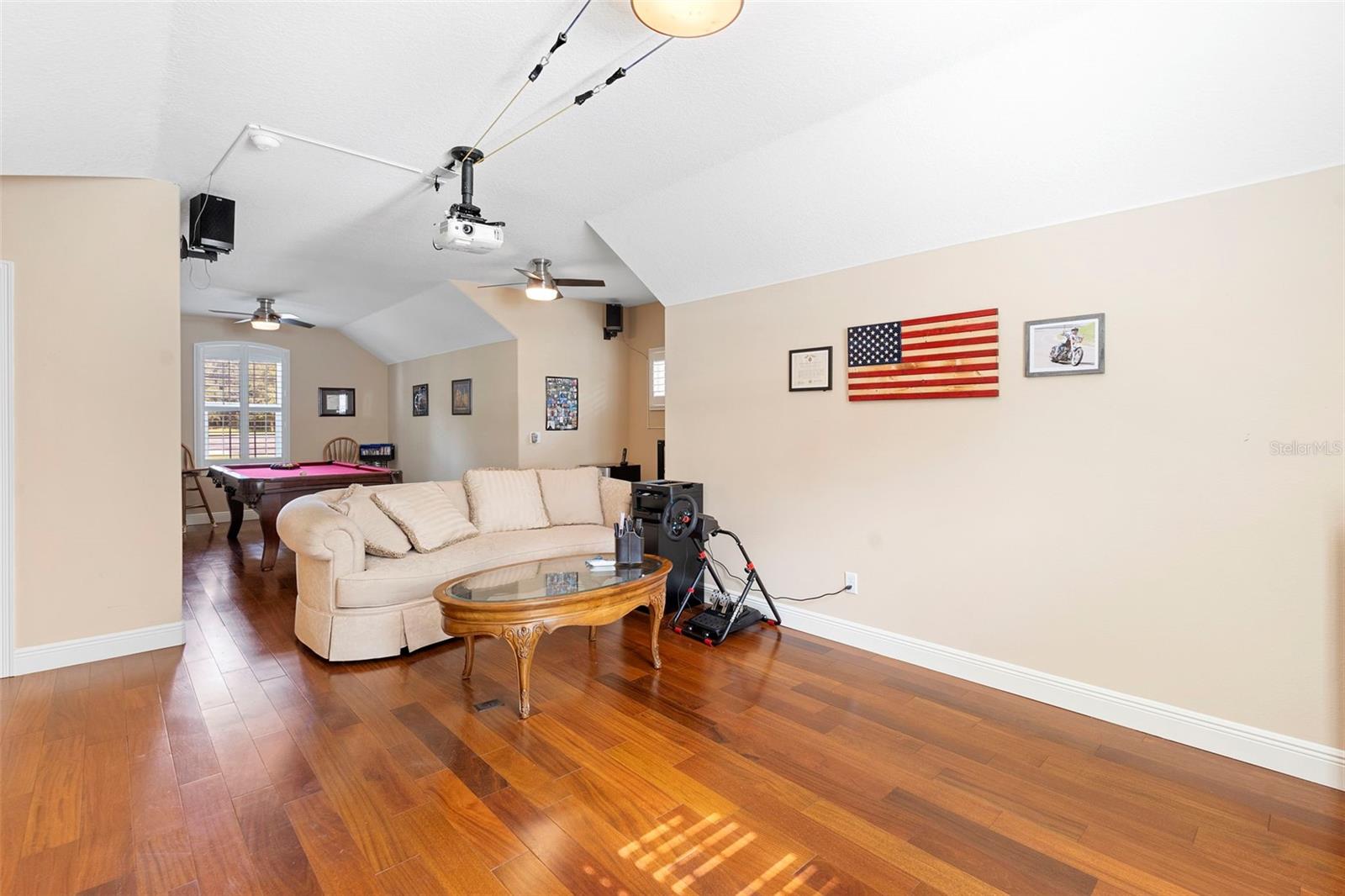 1806 GLENWOOD OAKS LN