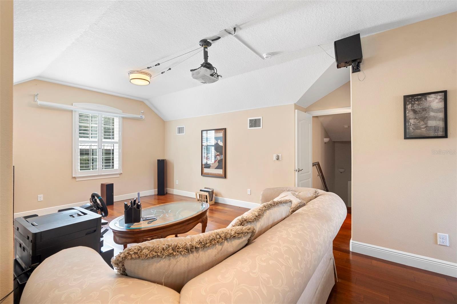 1806 GLENWOOD OAKS LN