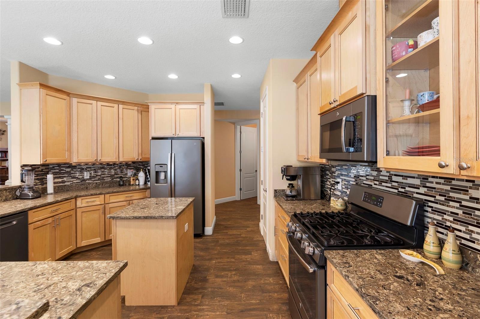 1806 GLENWOOD OAKS LN