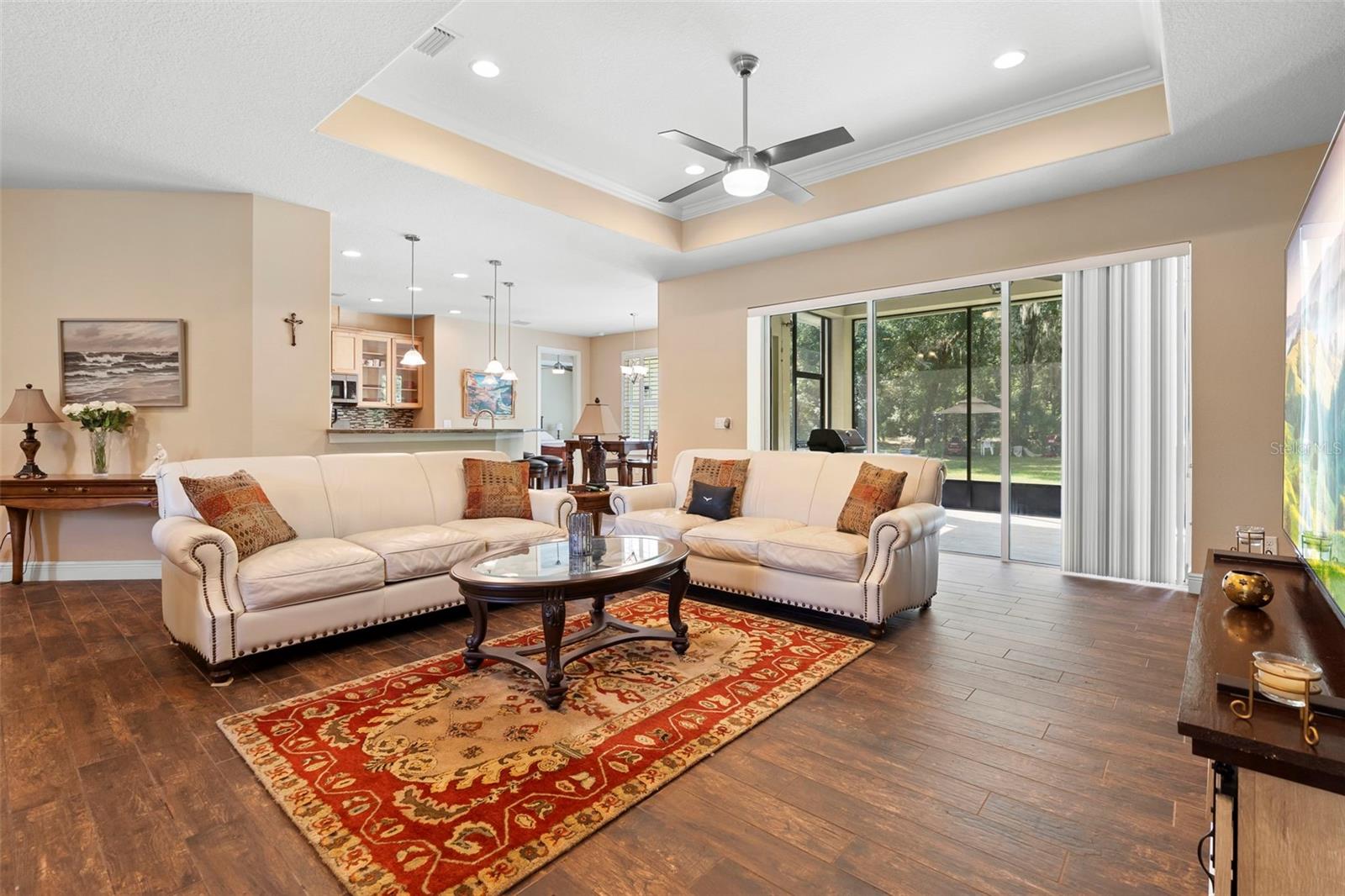1806 GLENWOOD OAKS LN
