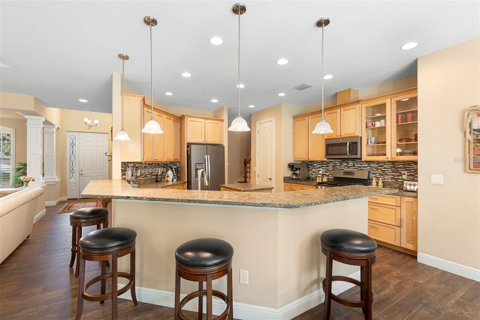 1806 GLENWOOD OAKS LN