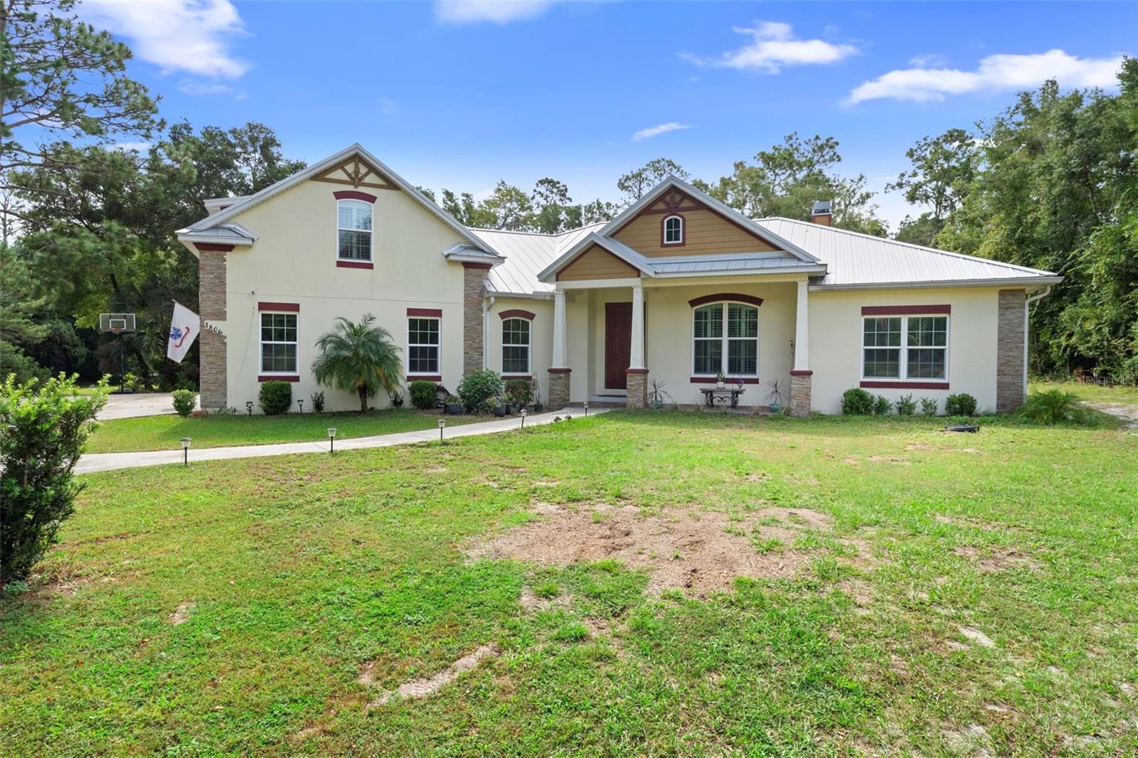 1806 GLENWOOD OAKS LN