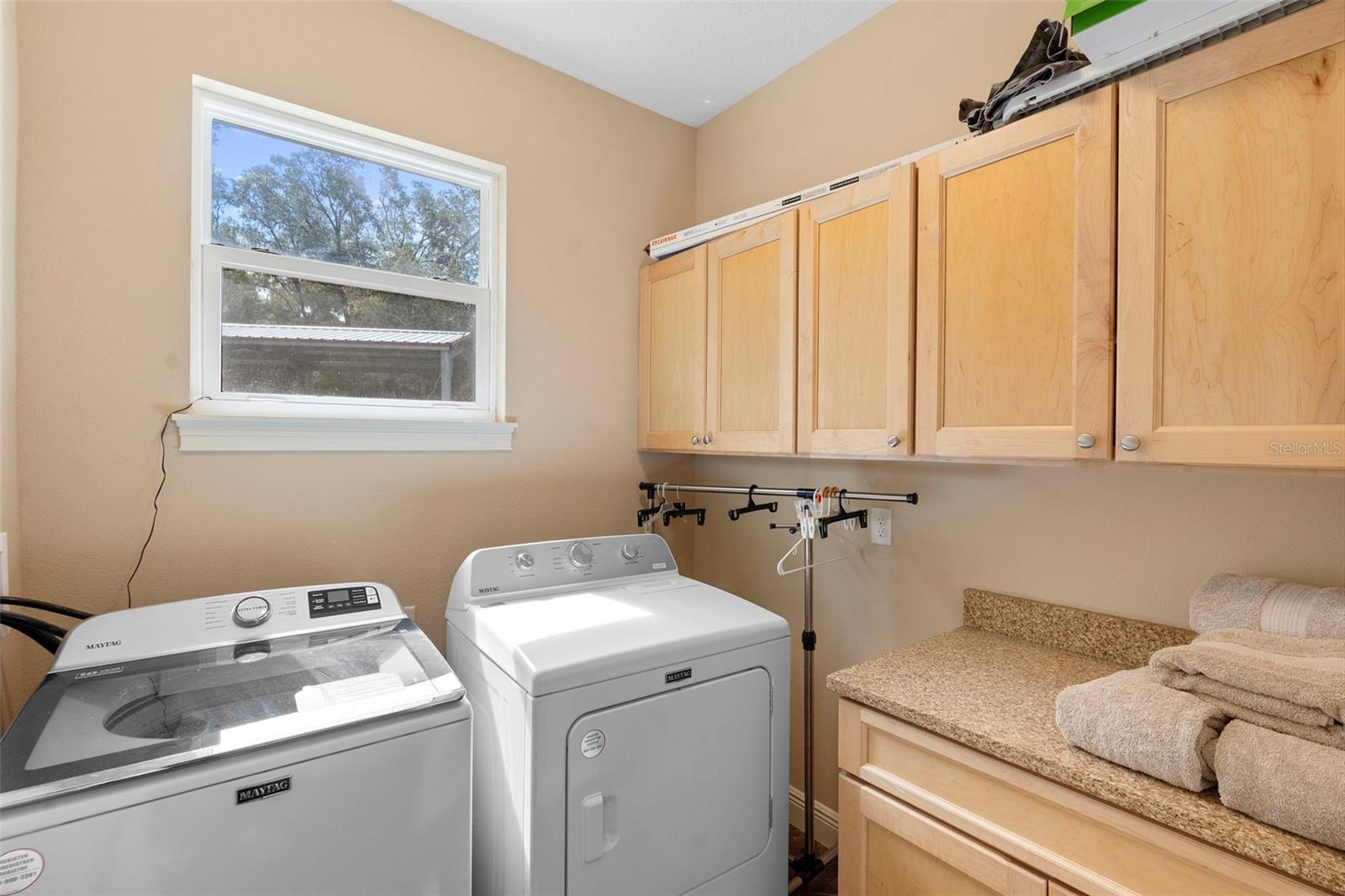 1806 GLENWOOD OAKS LN