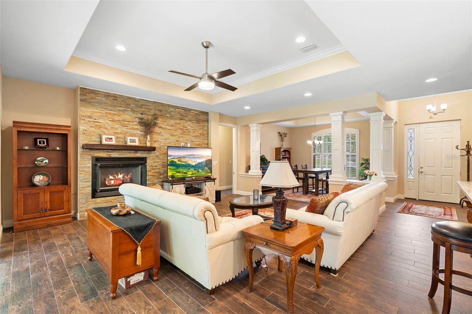 1806 GLENWOOD OAKS LN