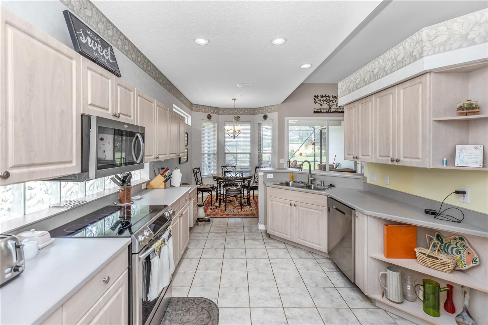 455 FOXHILL DR