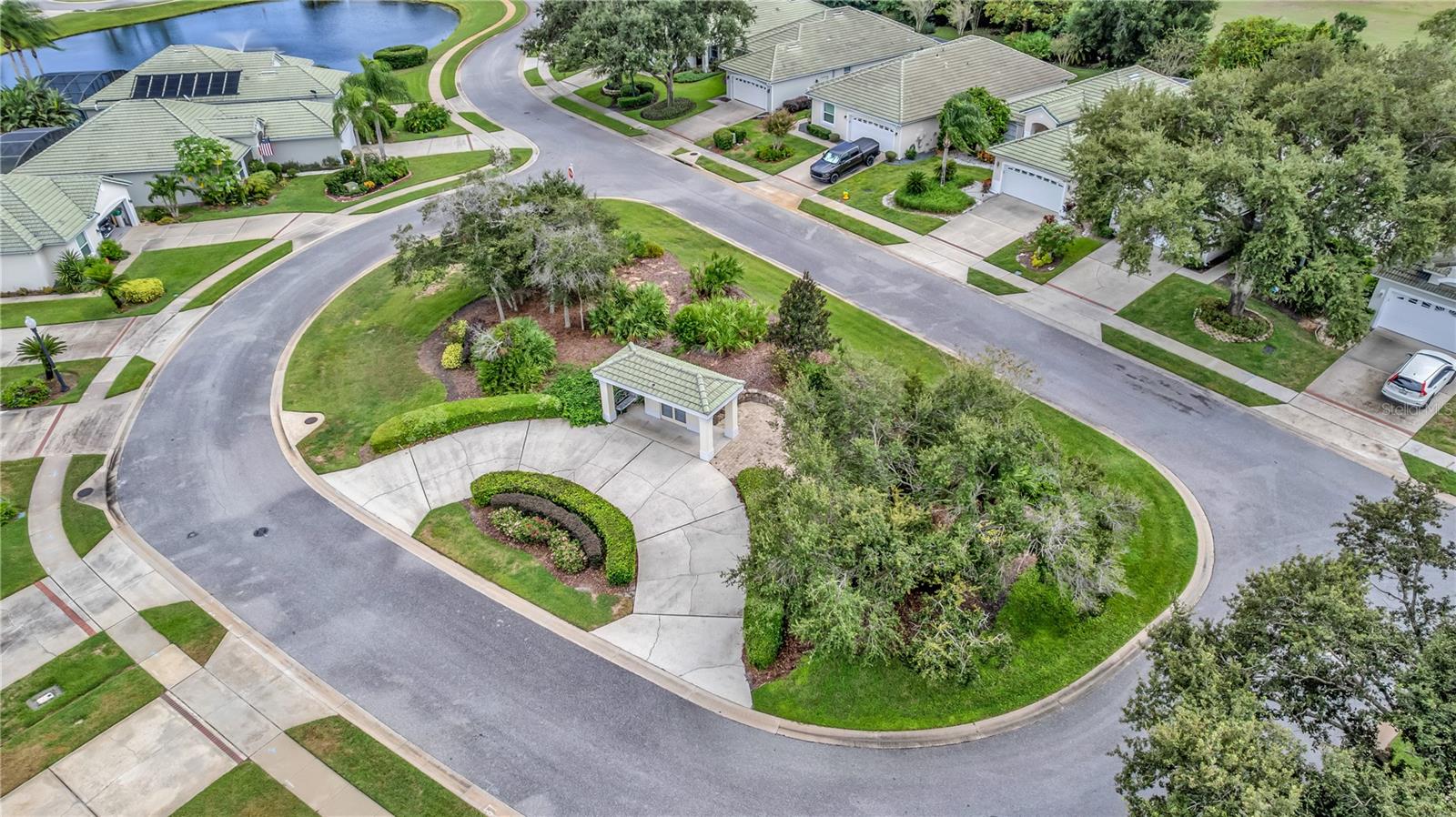 455 FOXHILL DR