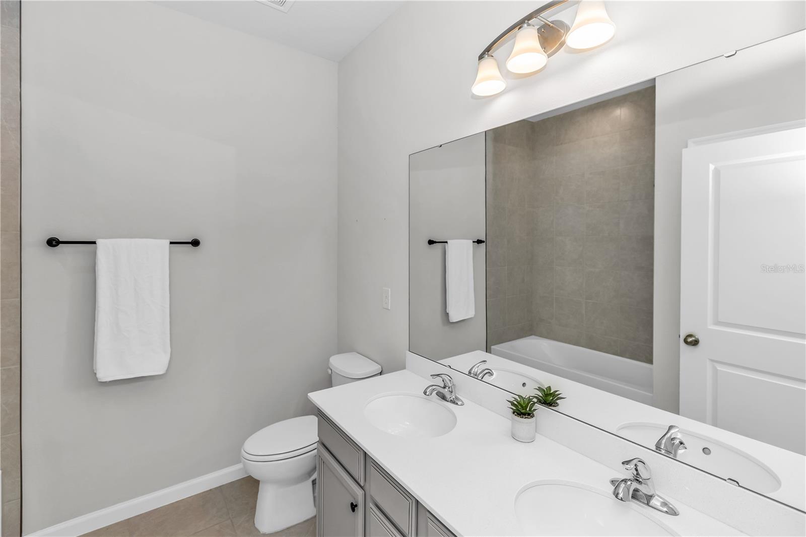 1090 CHELAN FALLS DR