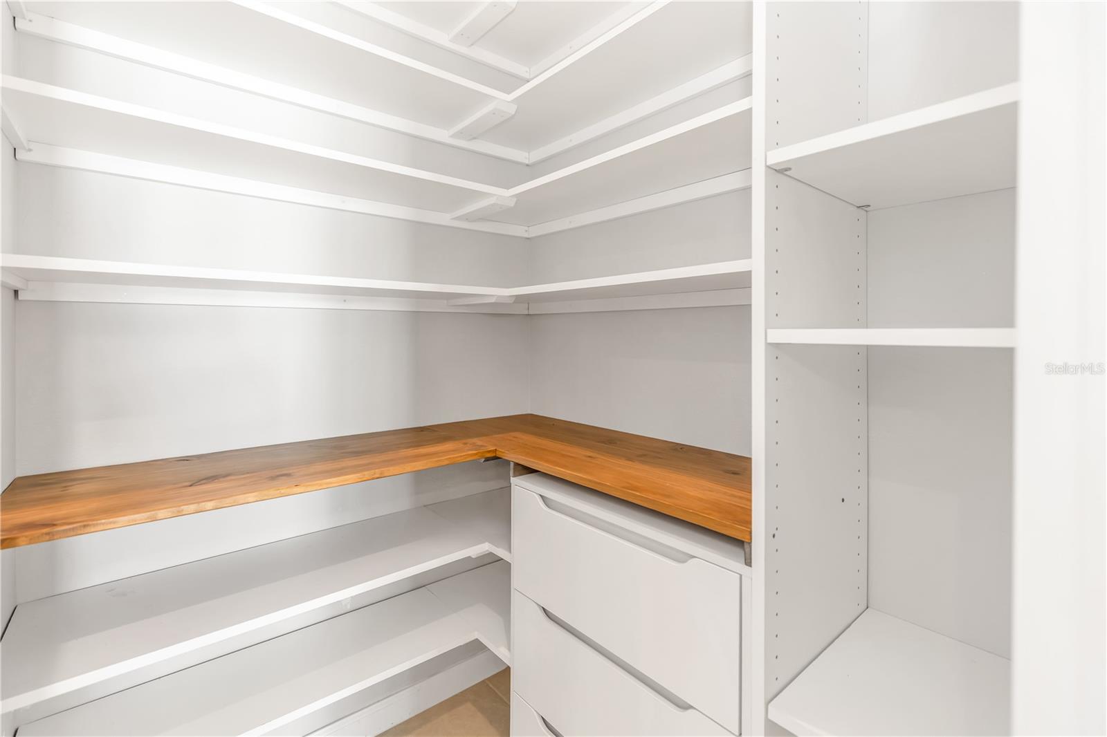 1090 CHELAN FALLS DR