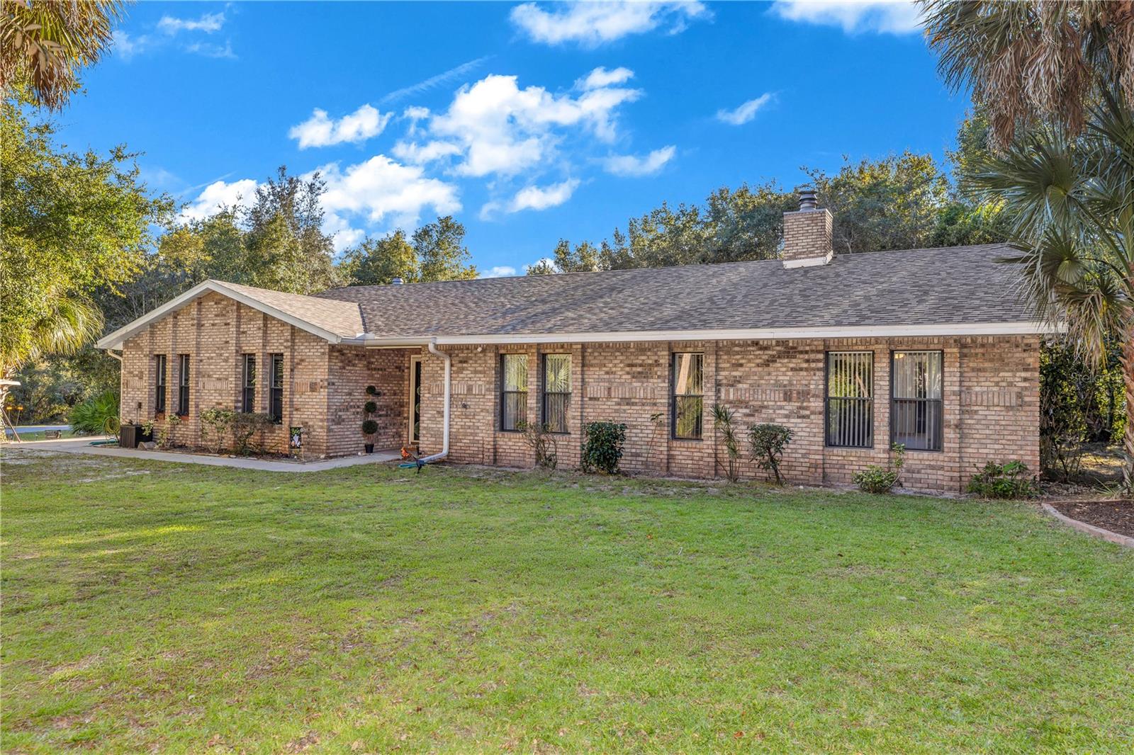 634 E LEHIGH DR