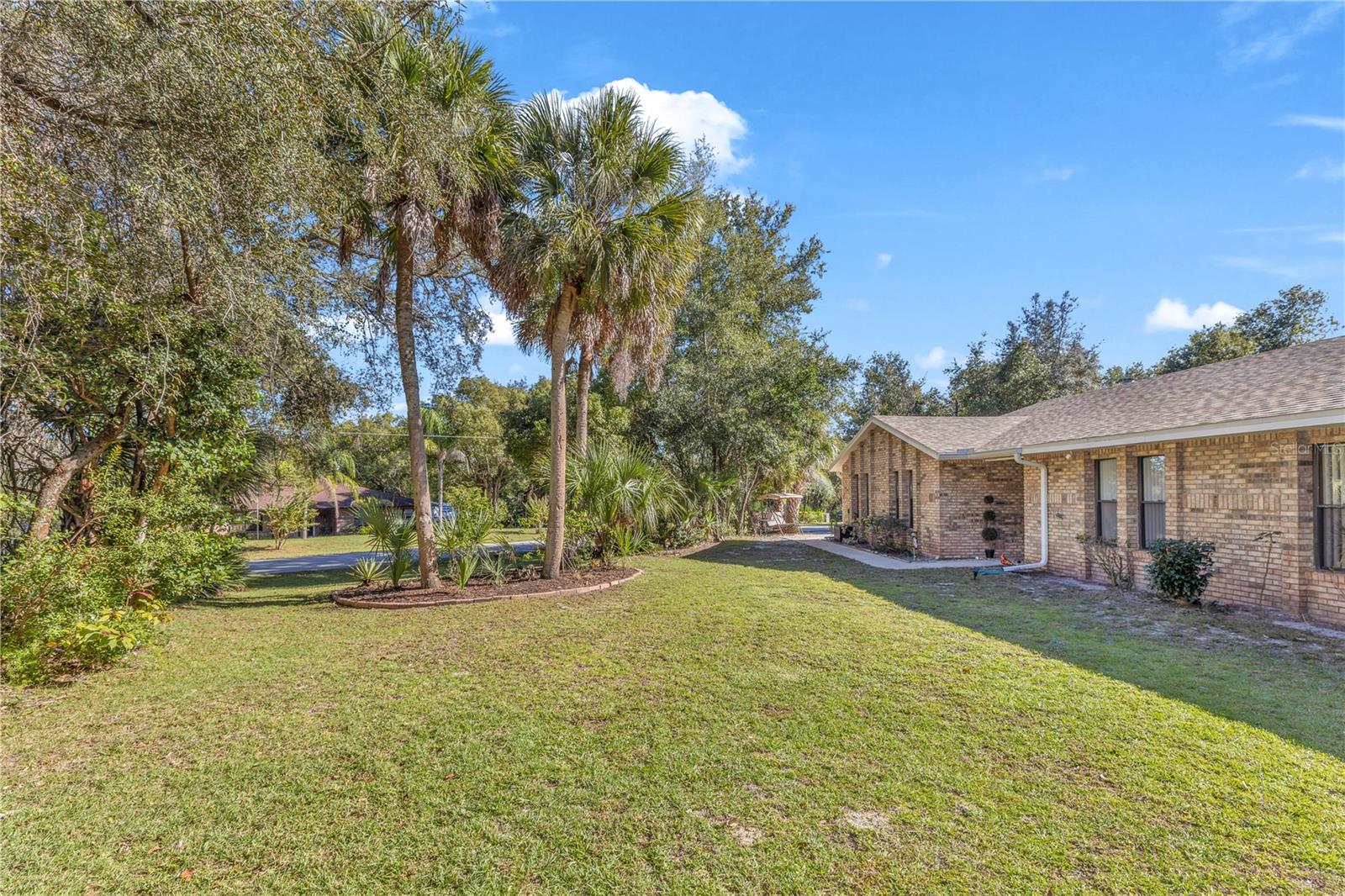 634 E LEHIGH DR
