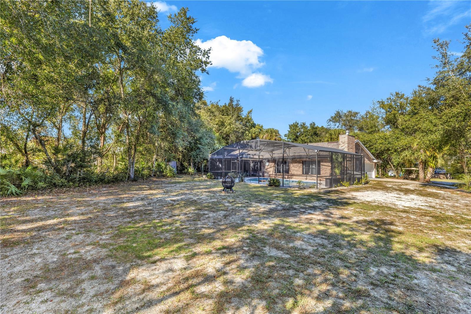 634 E LEHIGH DR