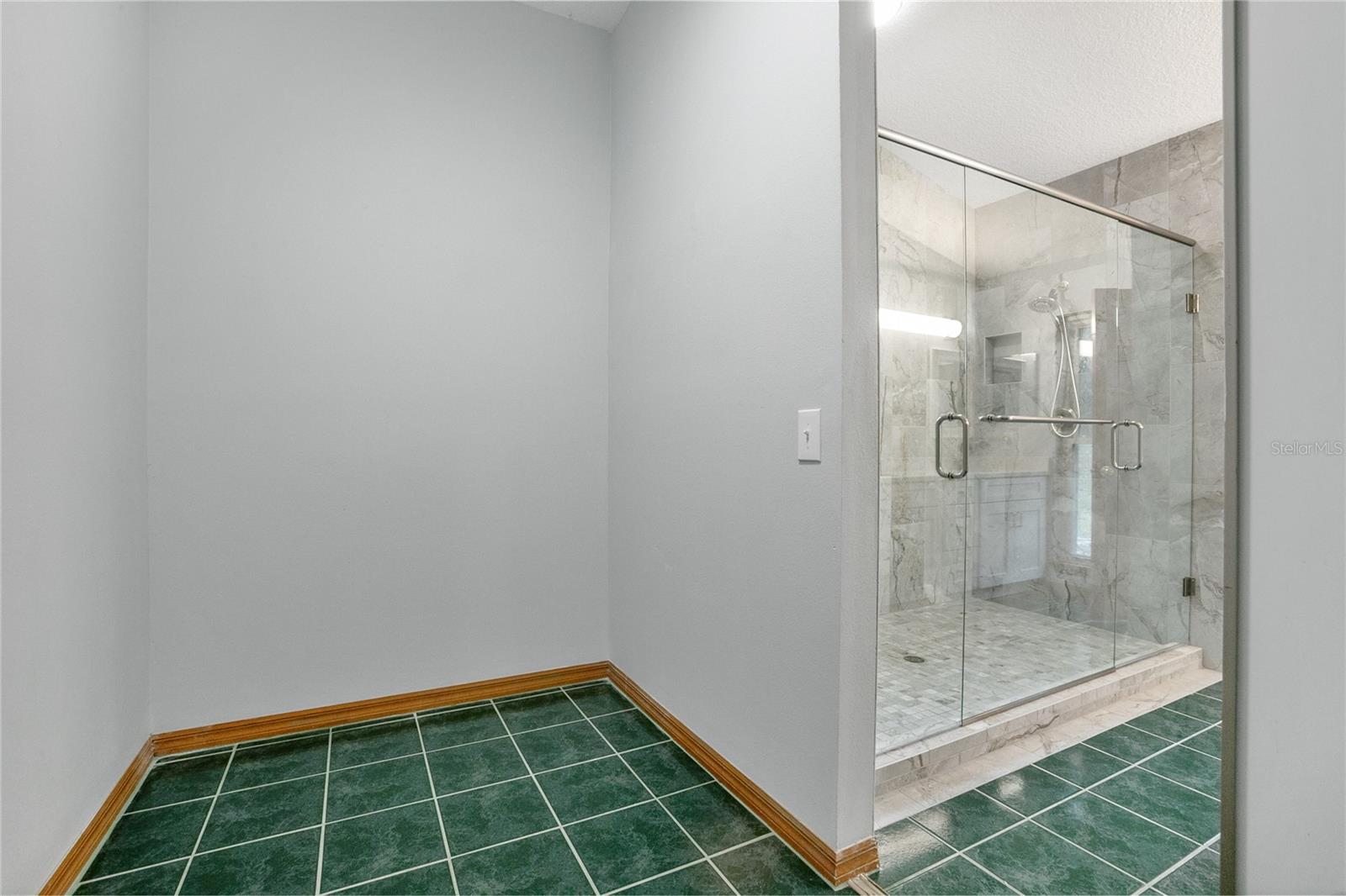 378 GLENWOOD RD