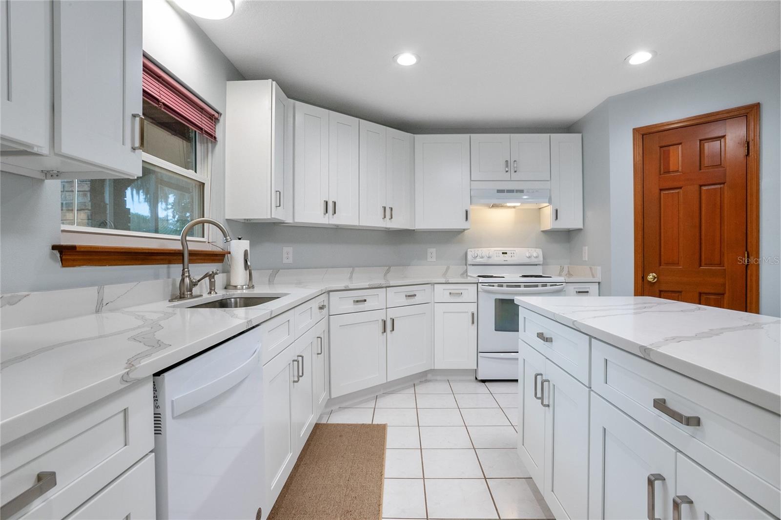 378 GLENWOOD RD
