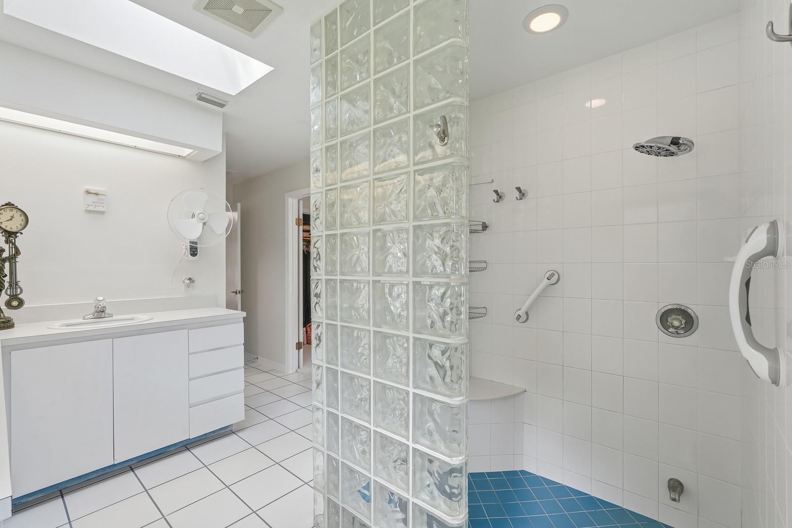 460 SPRING FOREST DR