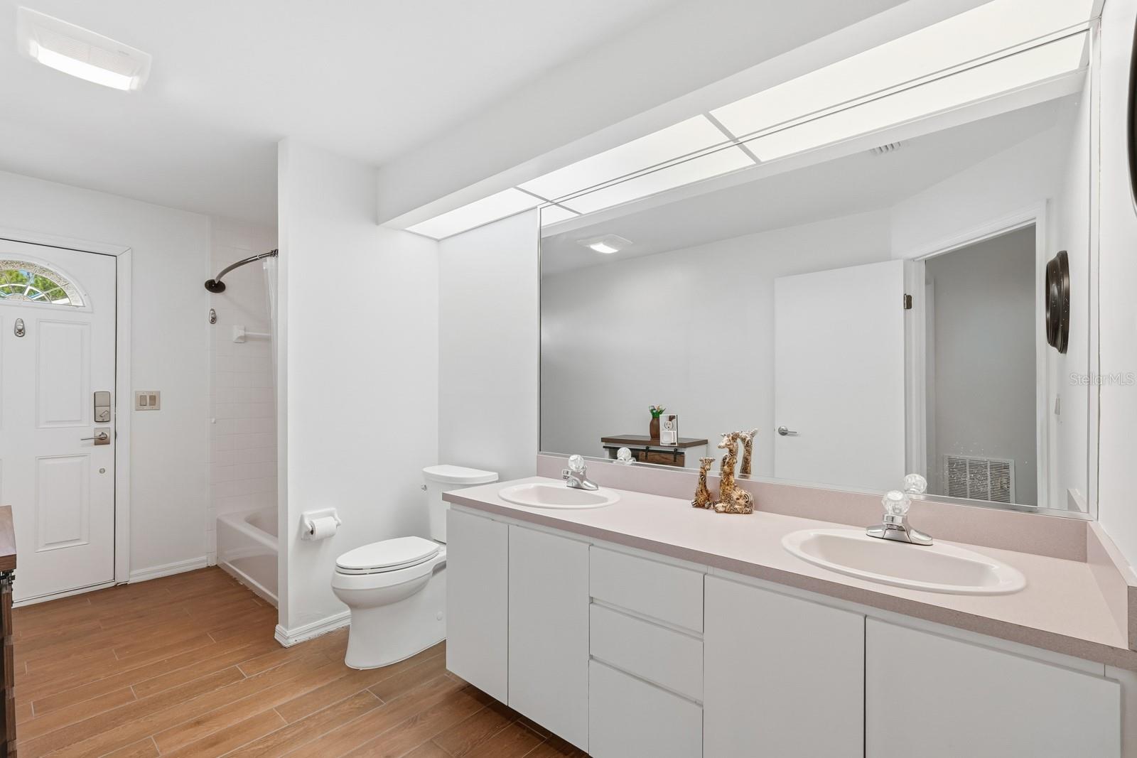 460 SPRING FOREST DR