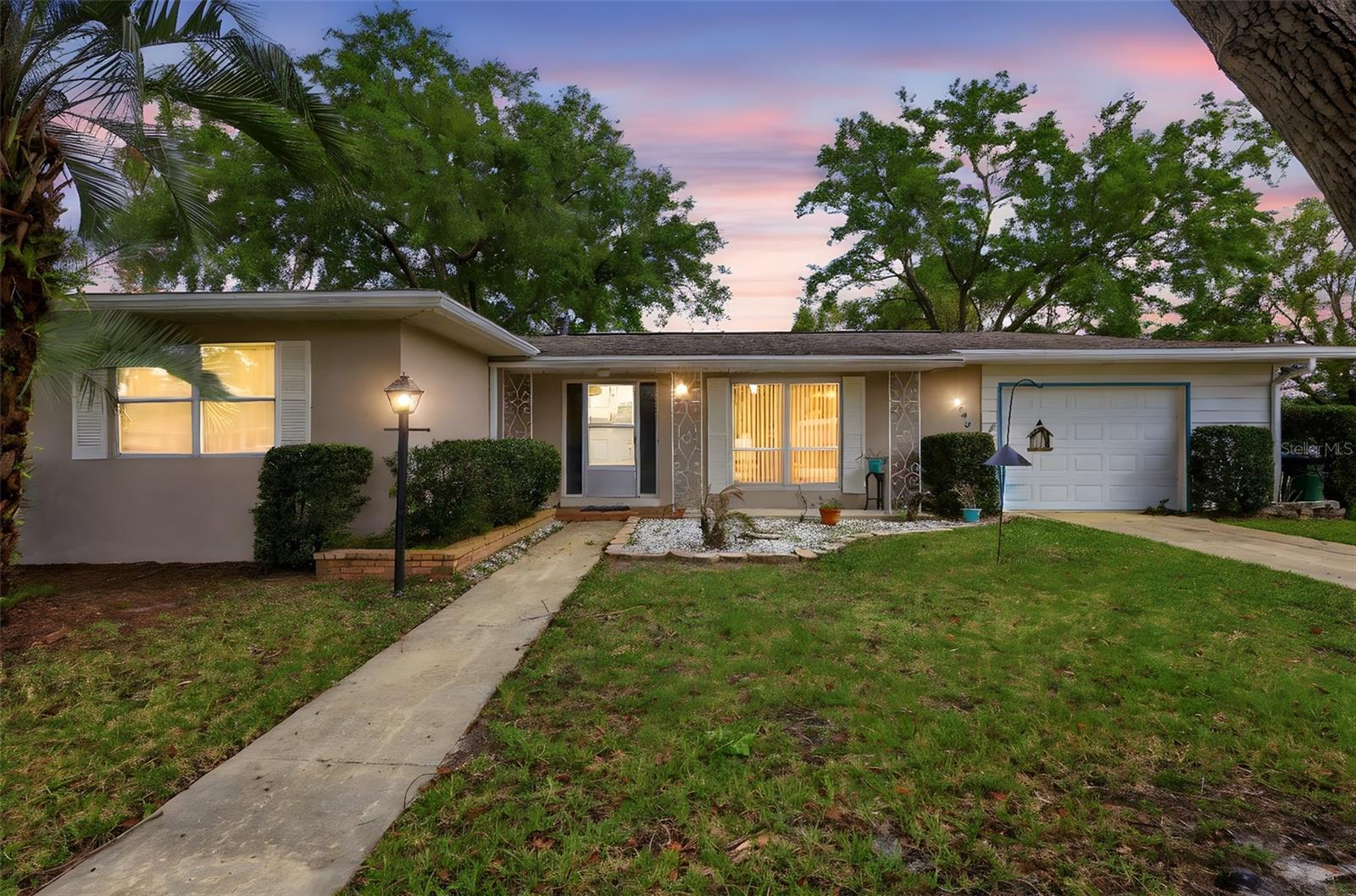 1596 N PAGE DR