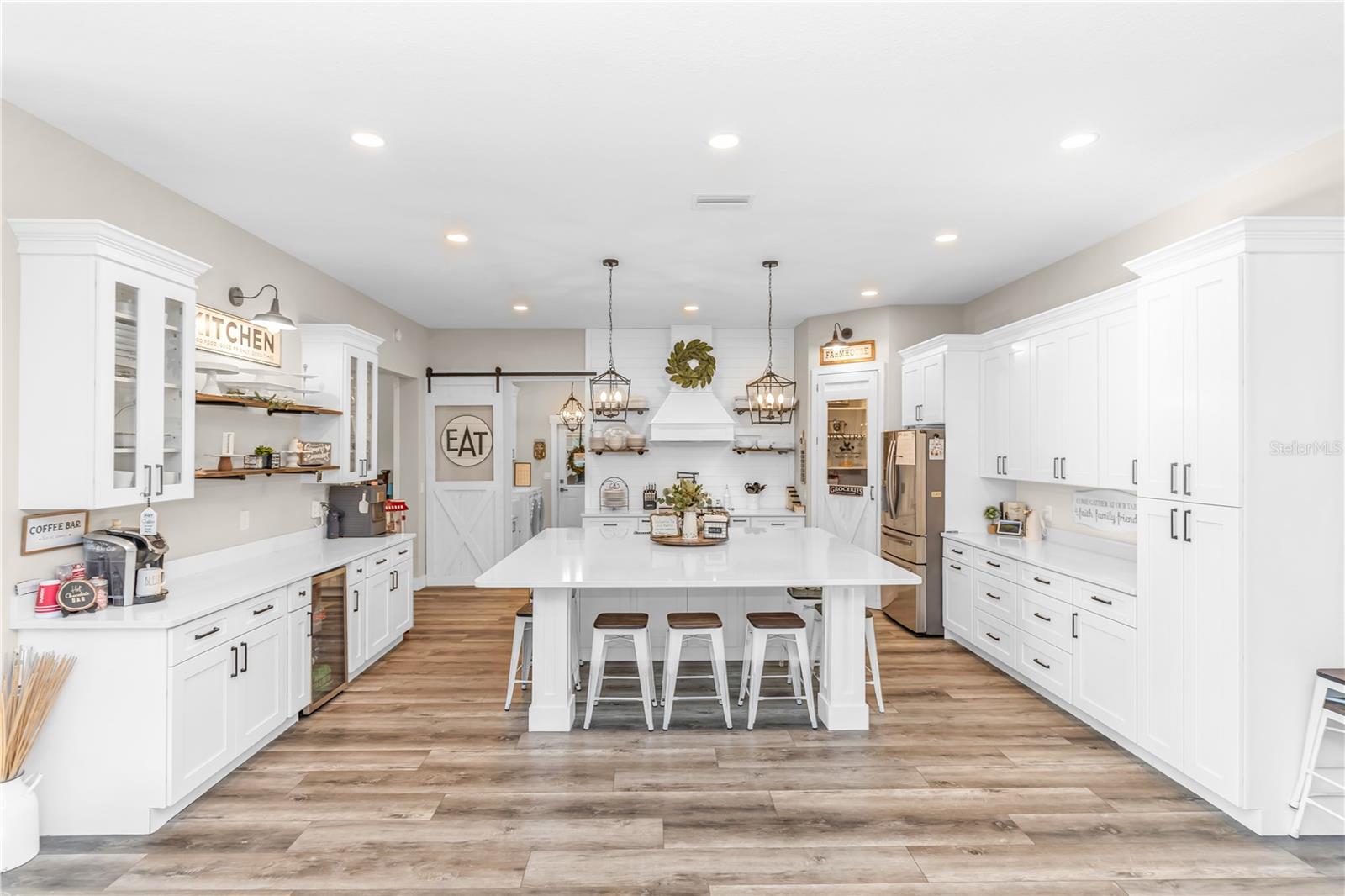 171 RIVER OAKS DR