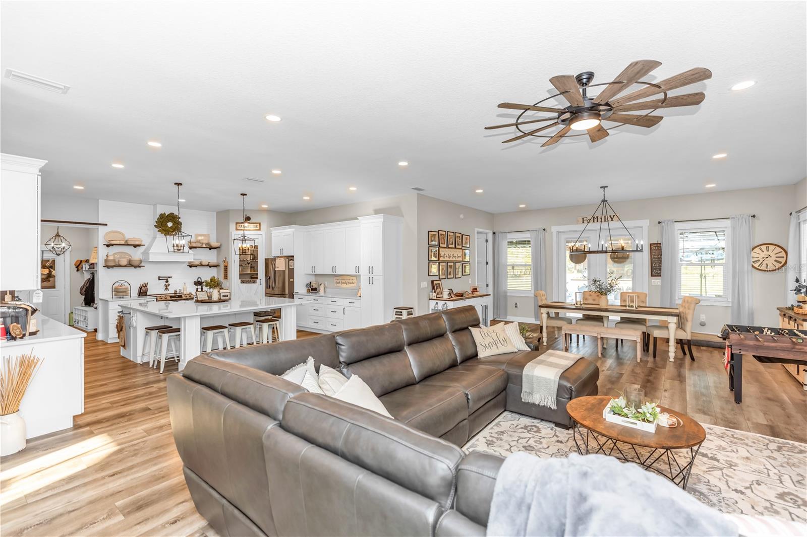 171 RIVER OAKS DR
