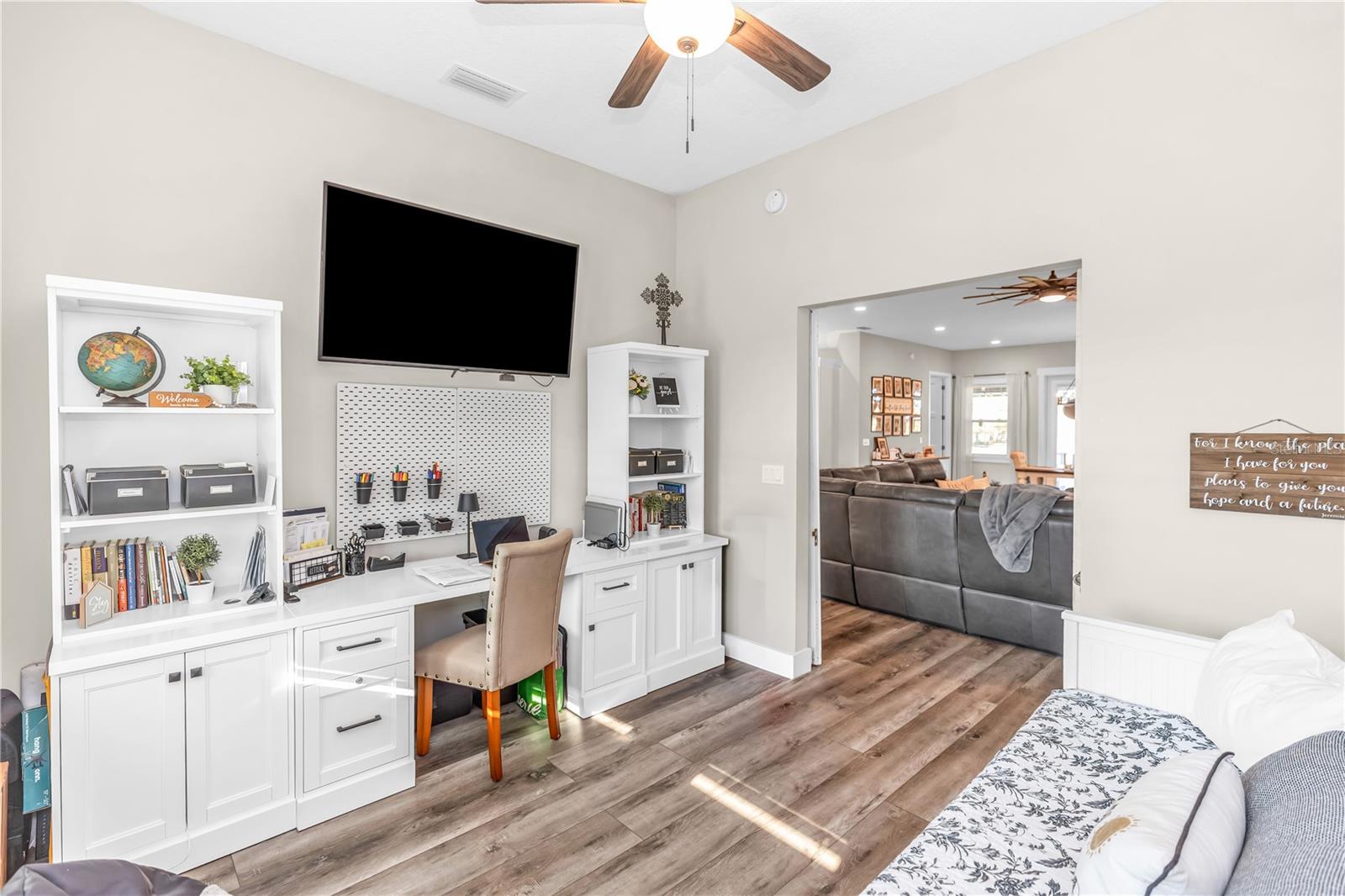 171 RIVER OAKS DR