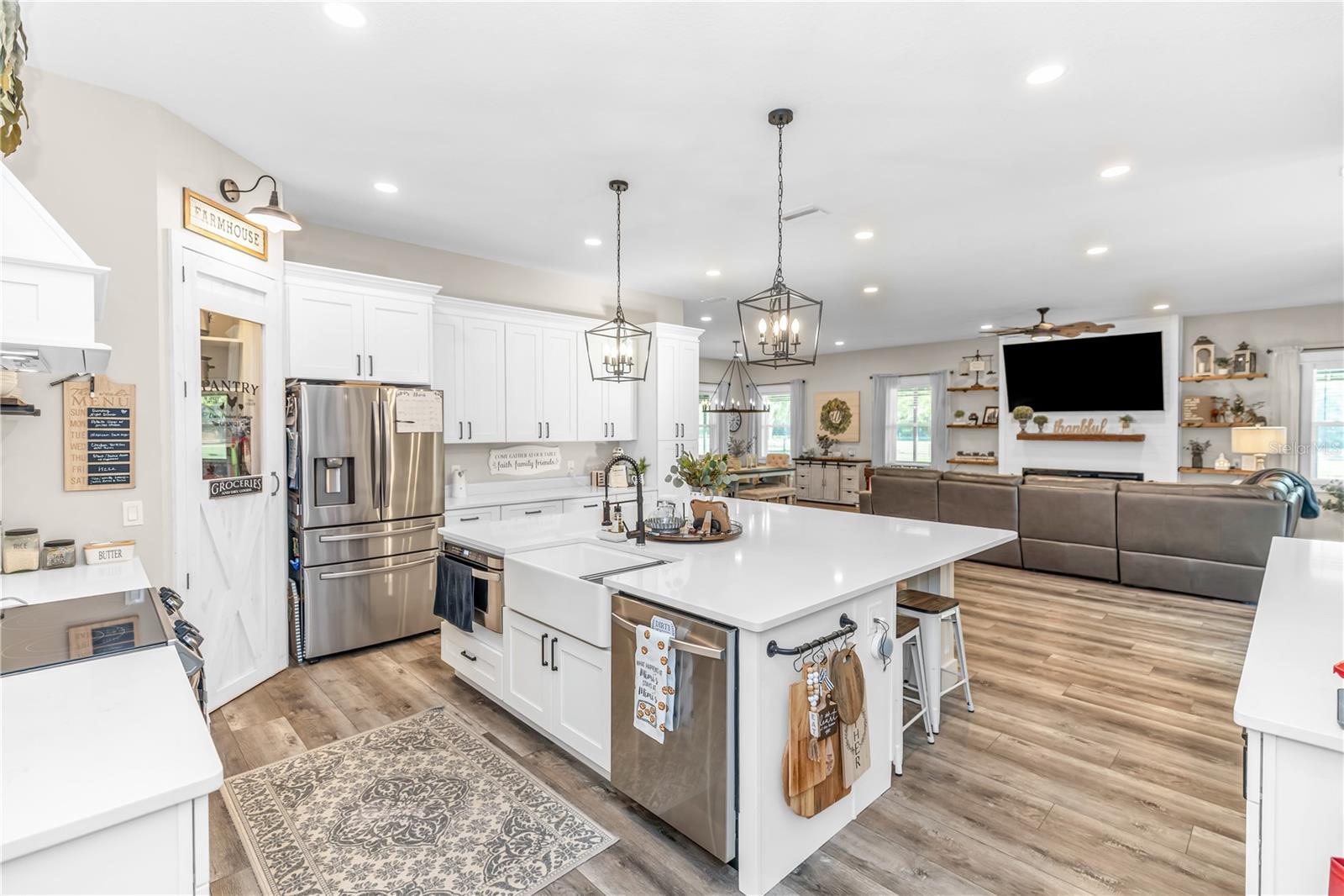 171 RIVER OAKS DR
