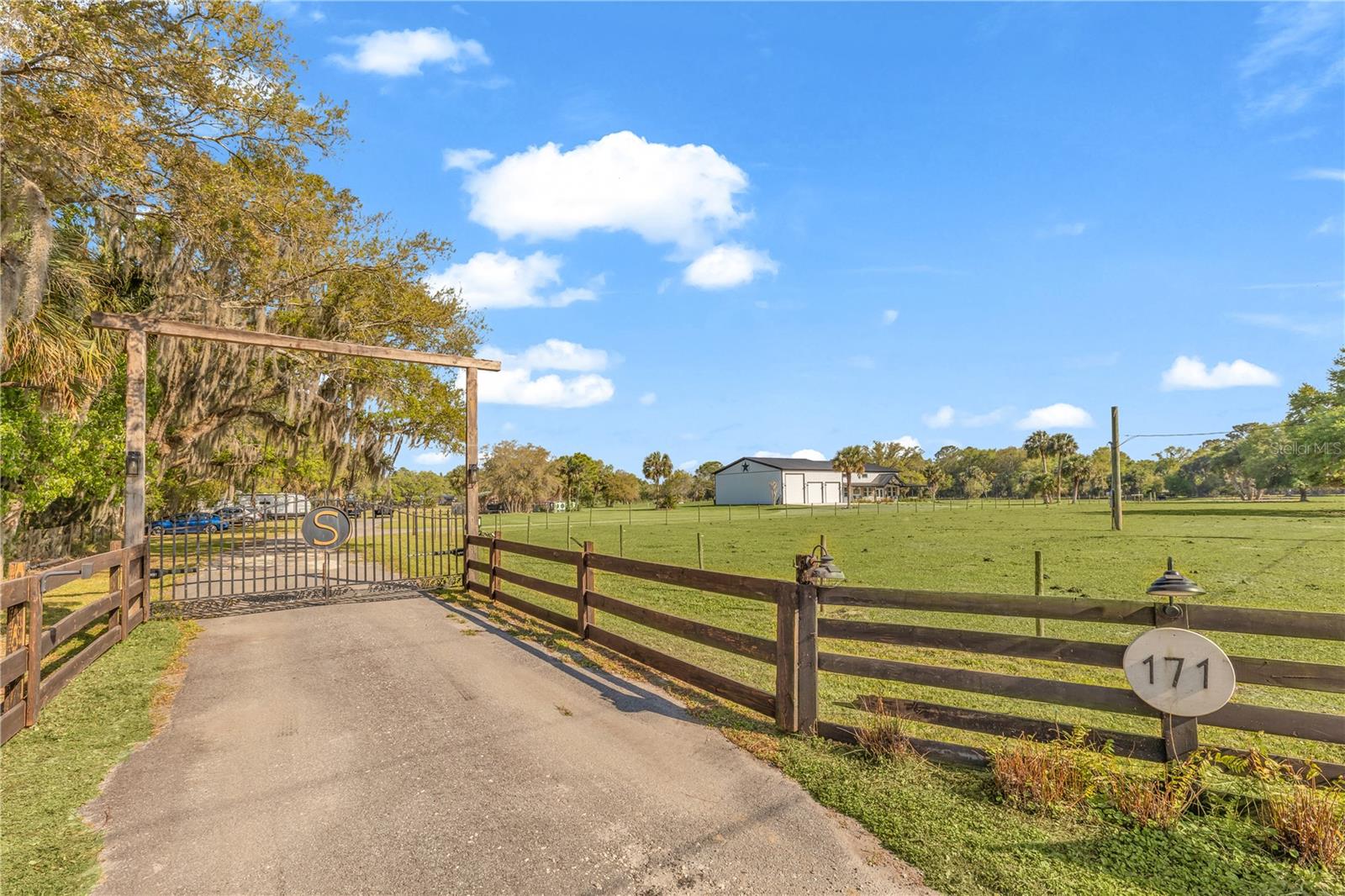 171 RIVER OAKS DR