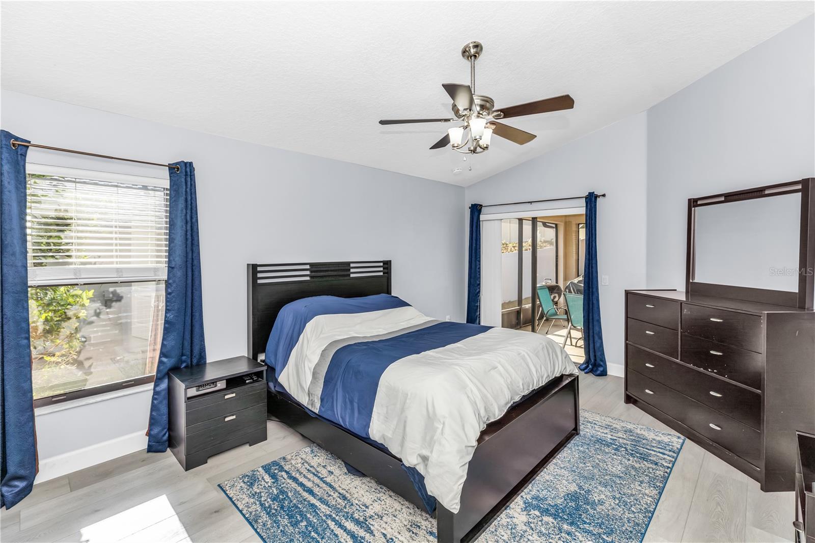 1930 GOLF OAK DR