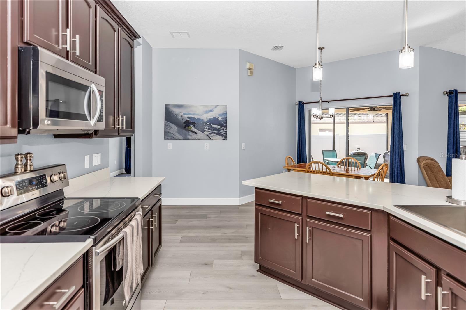 1930 GOLF OAK DR