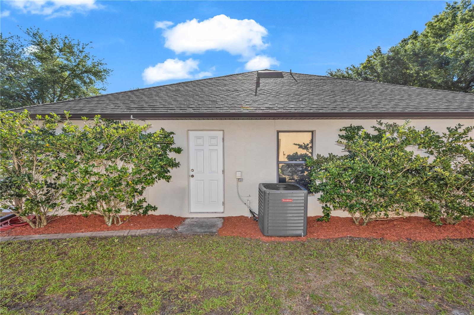 1930 GOLF OAK DR