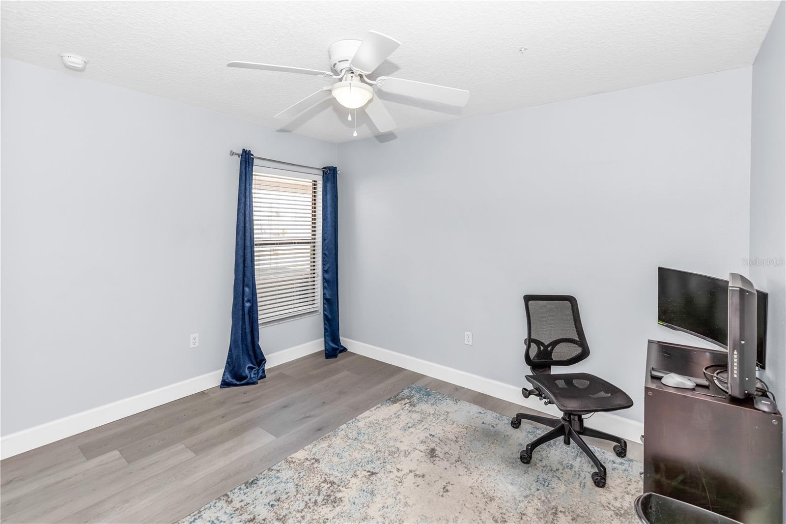 1930 GOLF OAK DR