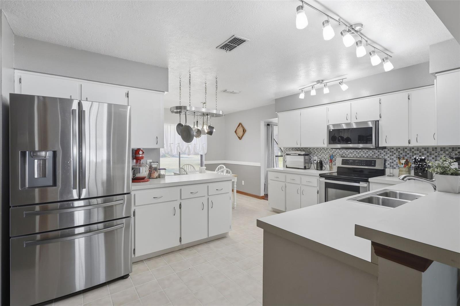 168 COMMUNITY DR