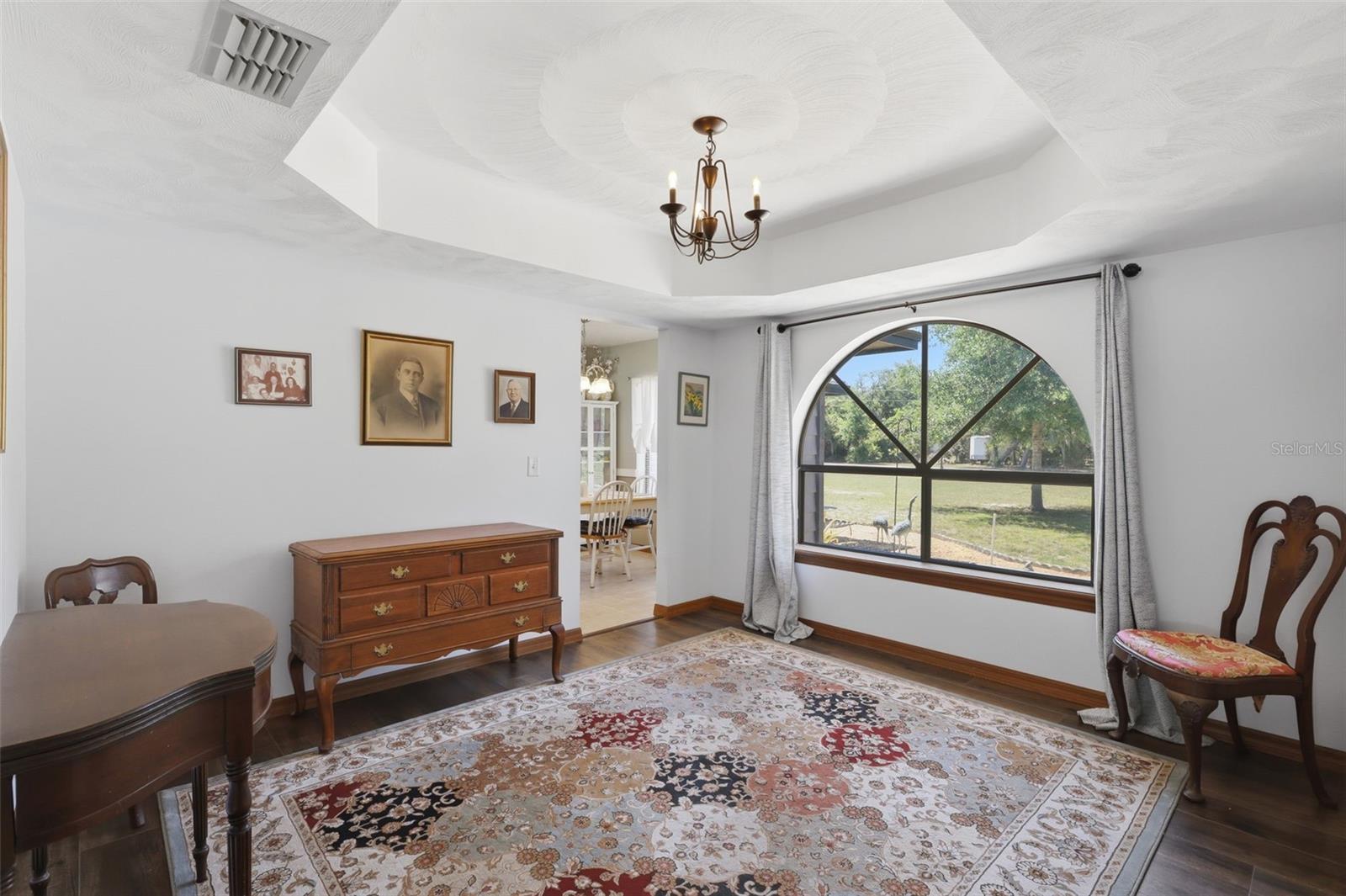 168 COMMUNITY DR