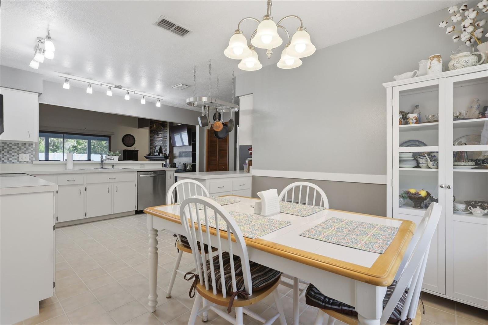 168 COMMUNITY DR