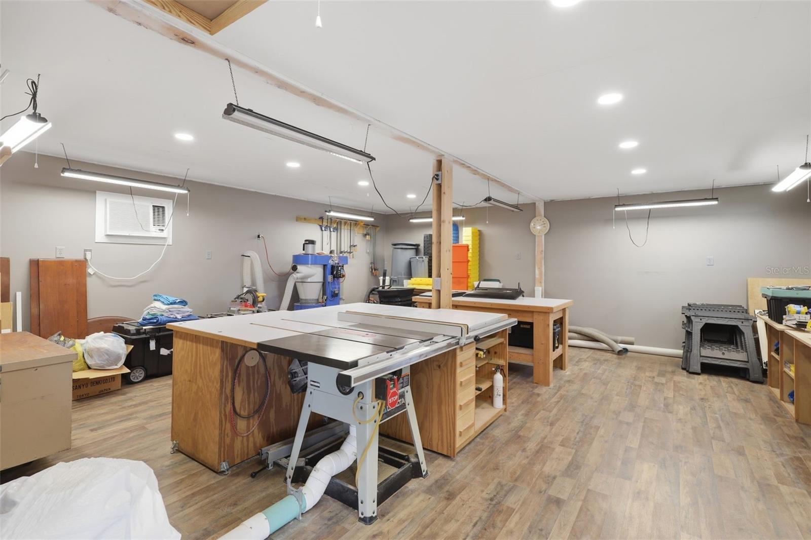 168 COMMUNITY DR