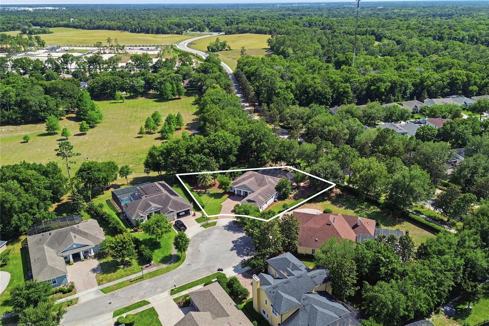 112 WISTERIA LN