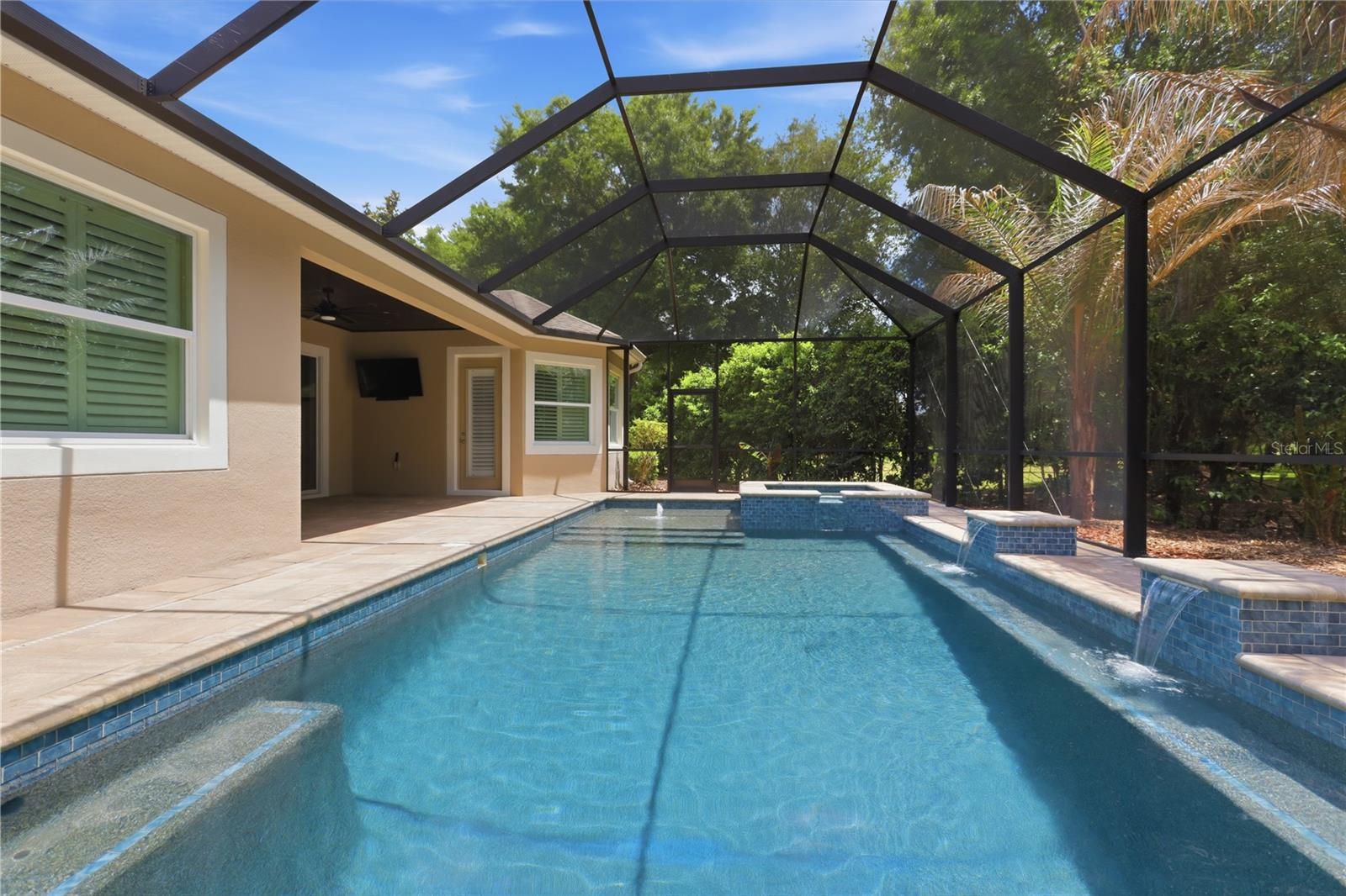 112 WISTERIA LN