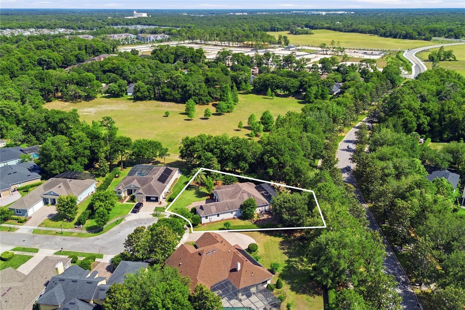 112 WISTERIA LN