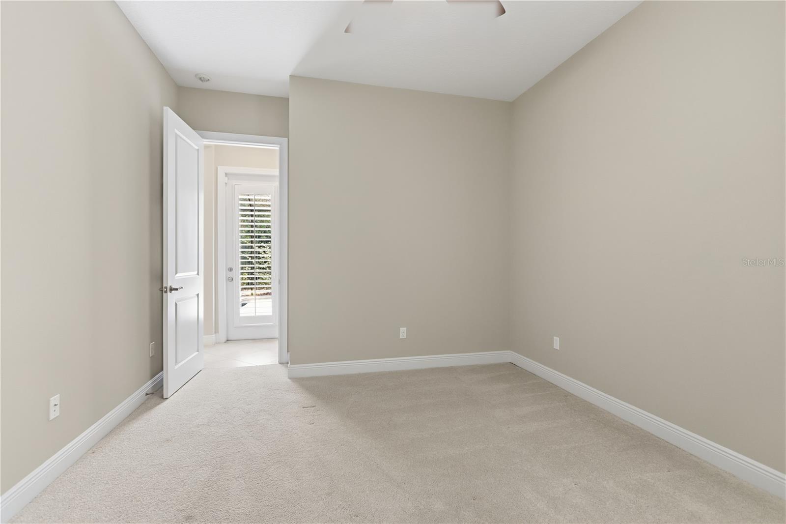 112 WISTERIA LN