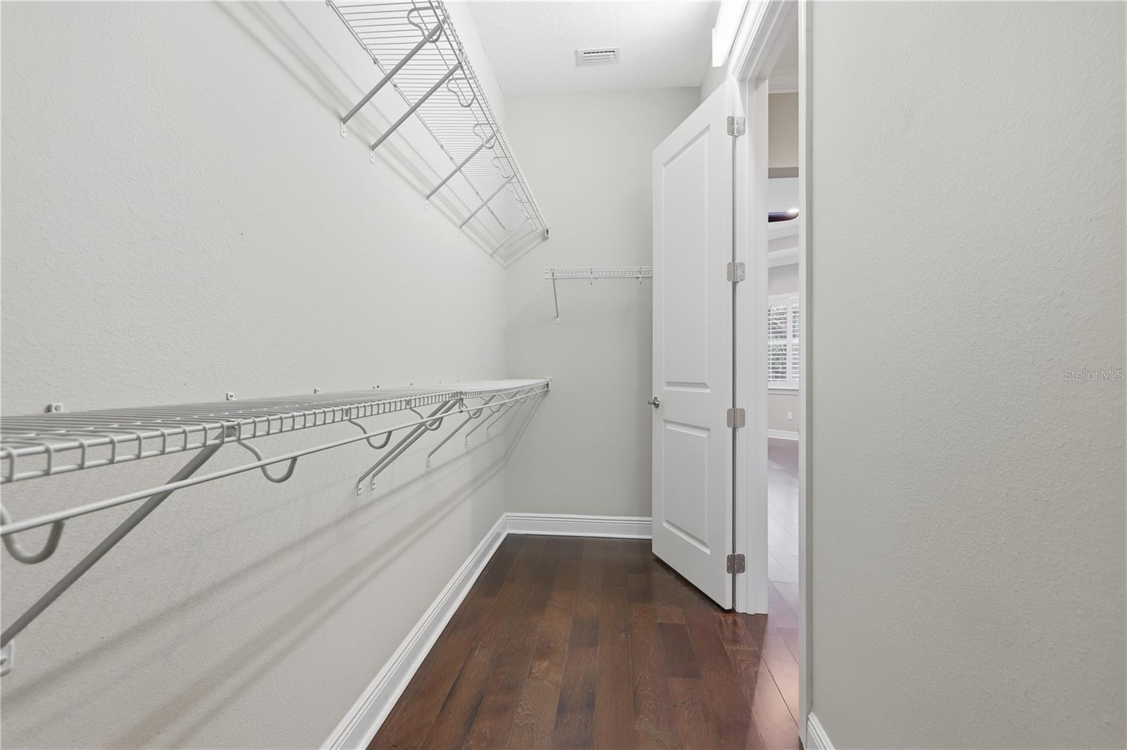 112 WISTERIA LN