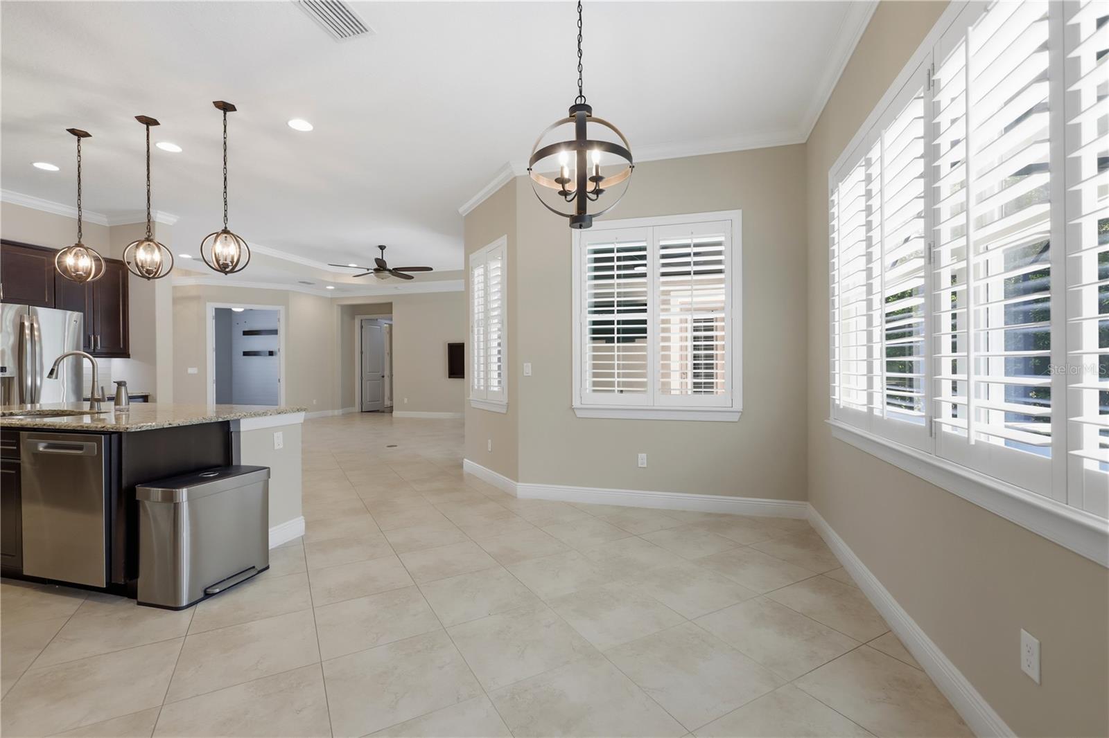 112 WISTERIA LN