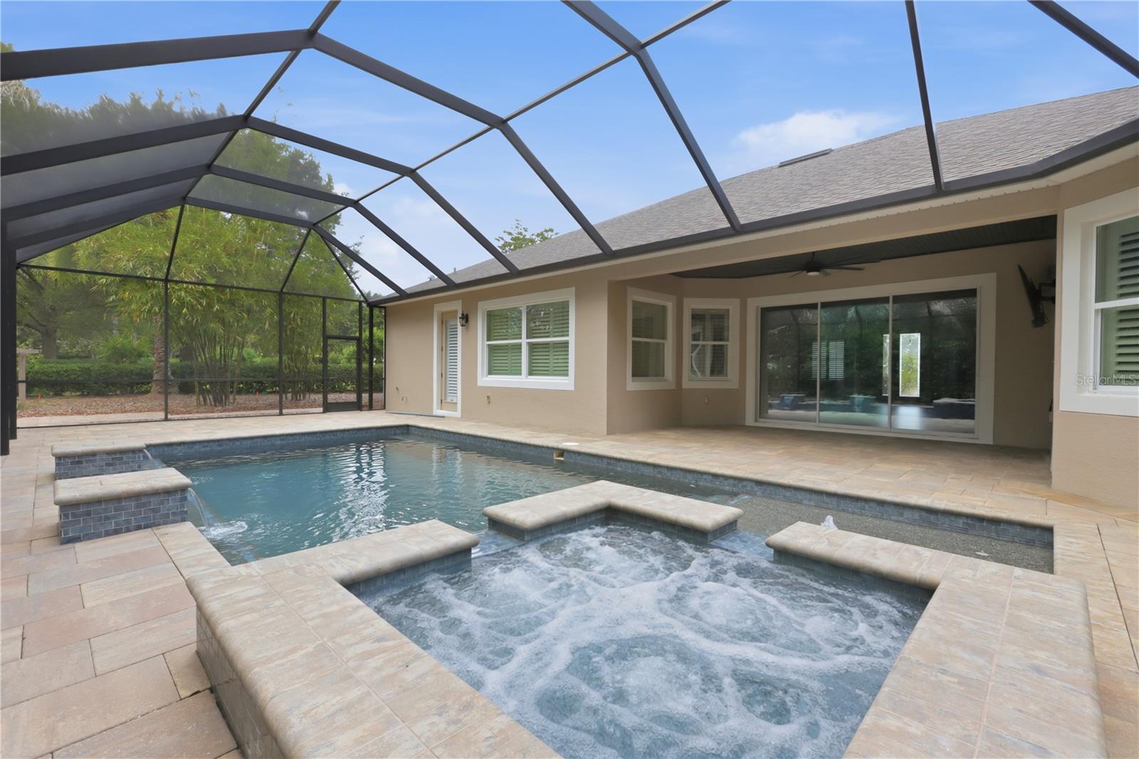 112 WISTERIA LN
