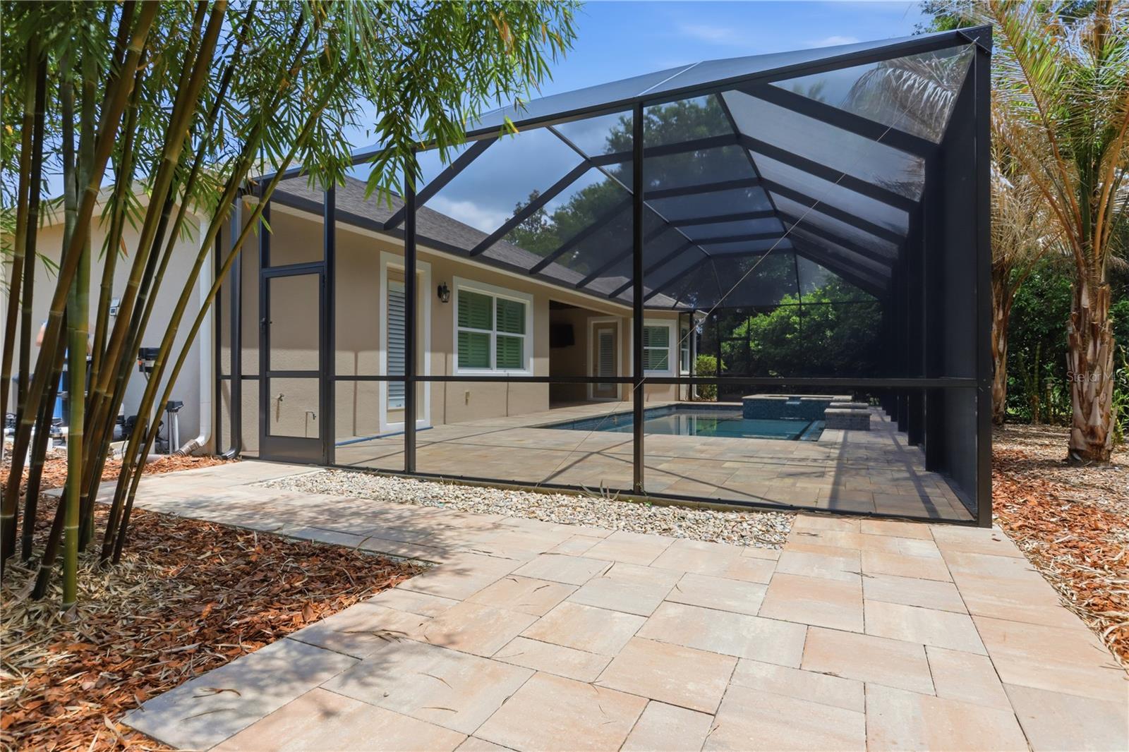 112 WISTERIA LN
