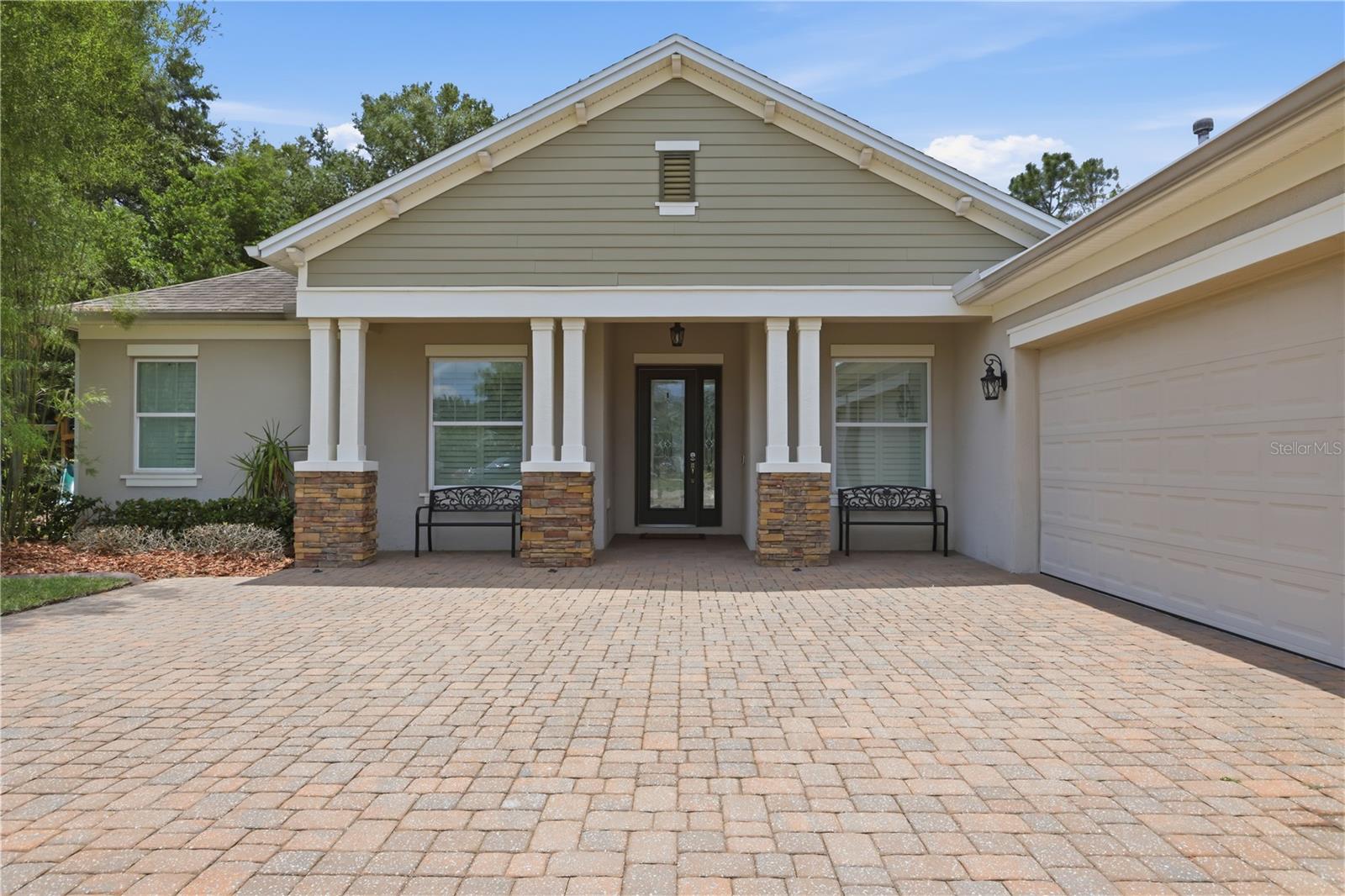 112 WISTERIA LN