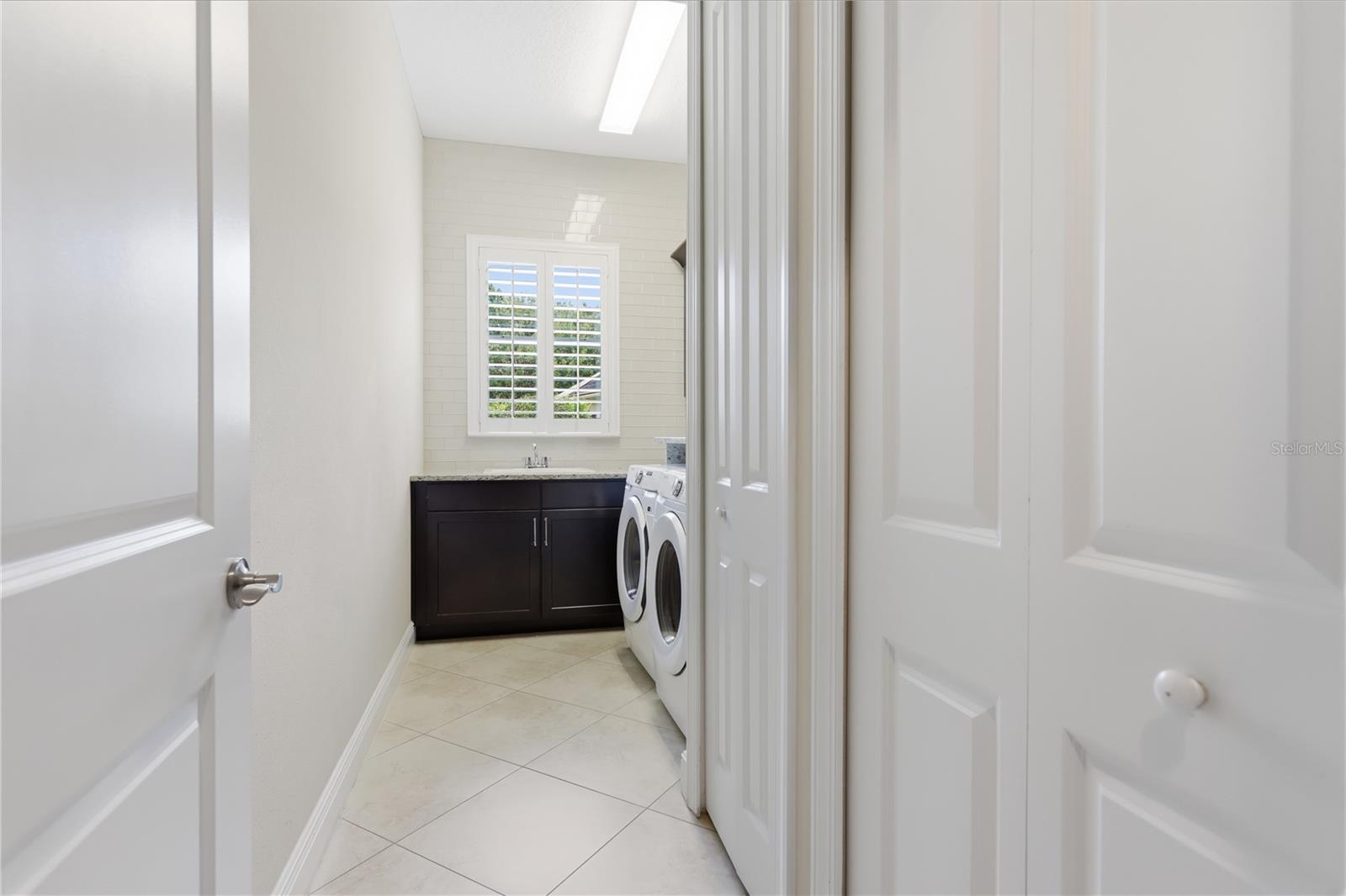 112 WISTERIA LN