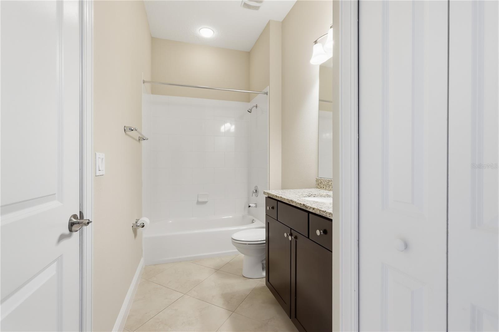 112 WISTERIA LN