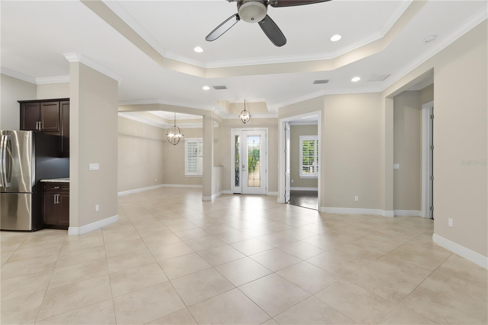 112 WISTERIA LN