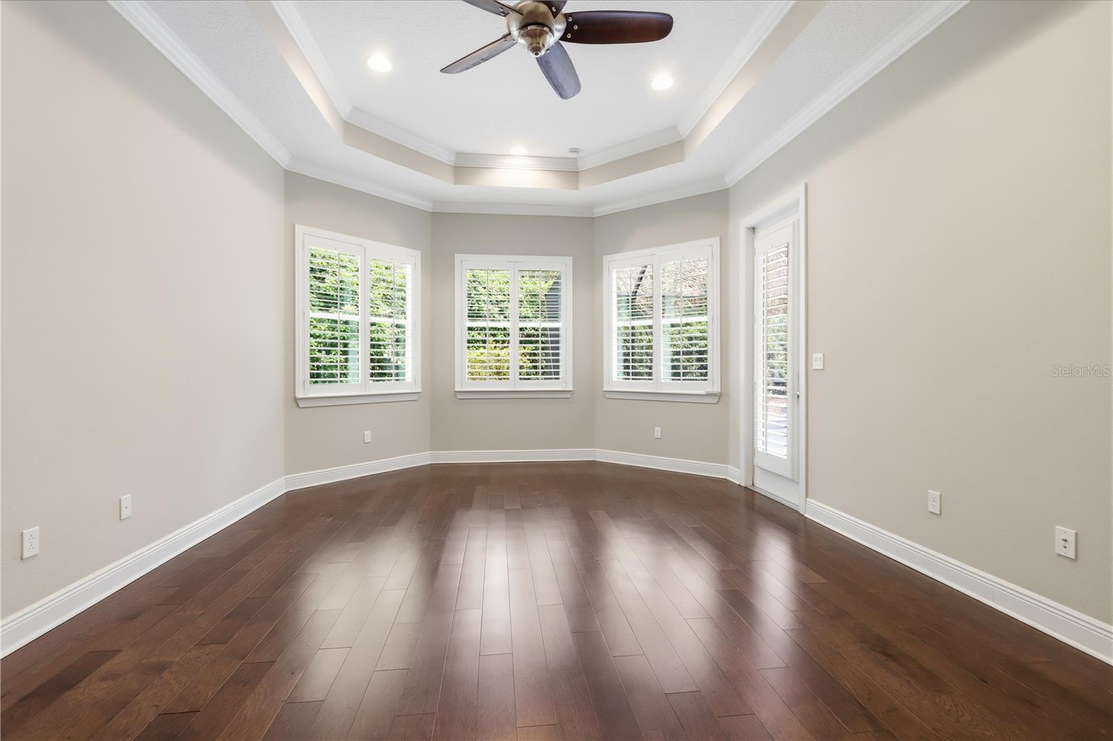 112 WISTERIA LN