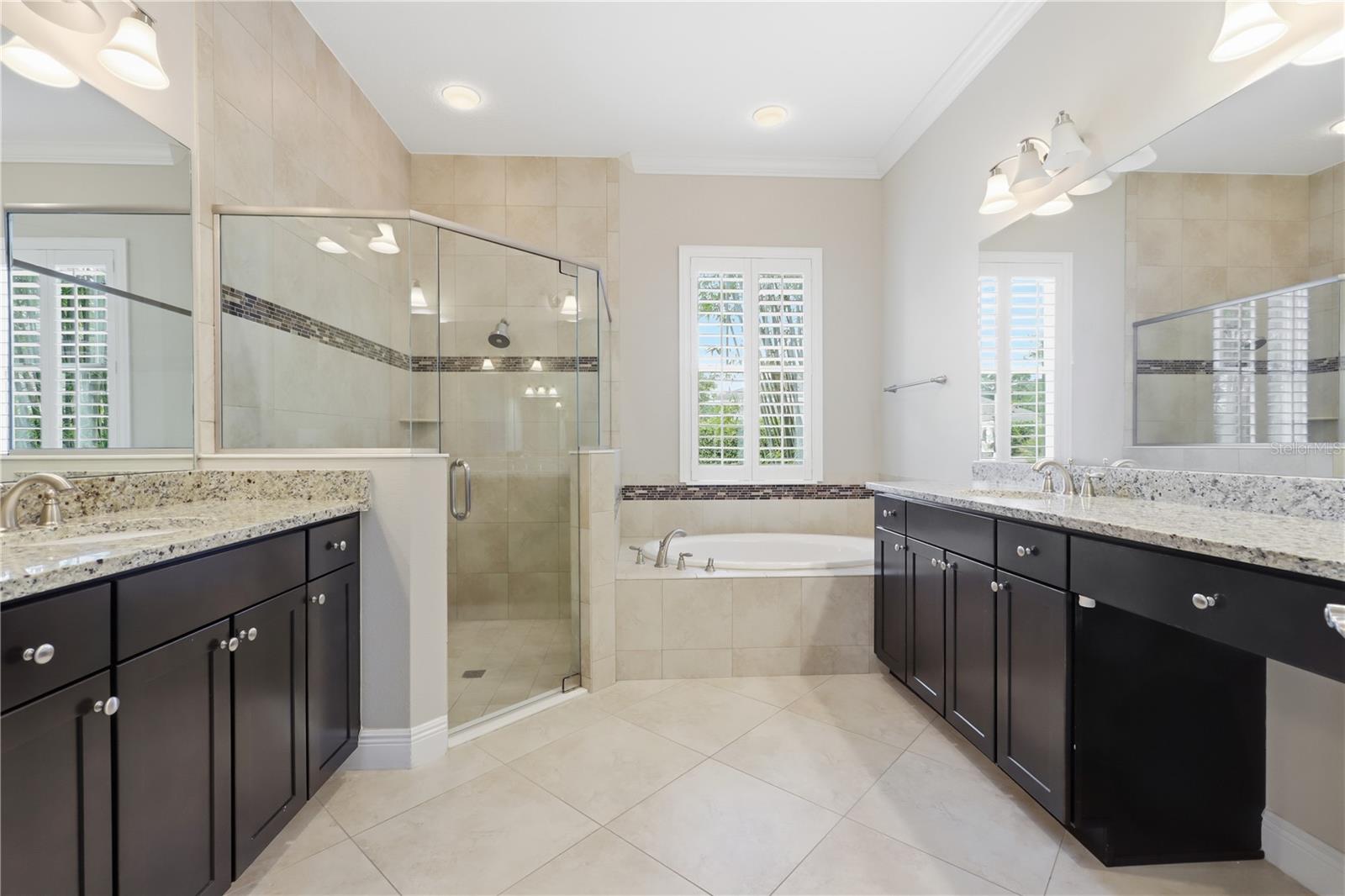 112 WISTERIA LN