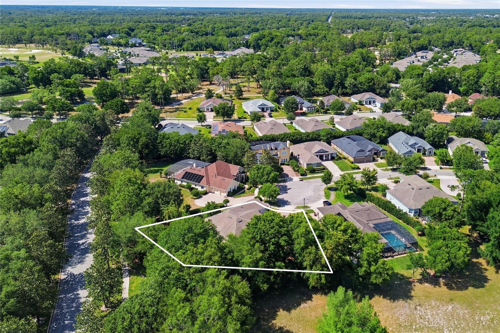 112 WISTERIA LN