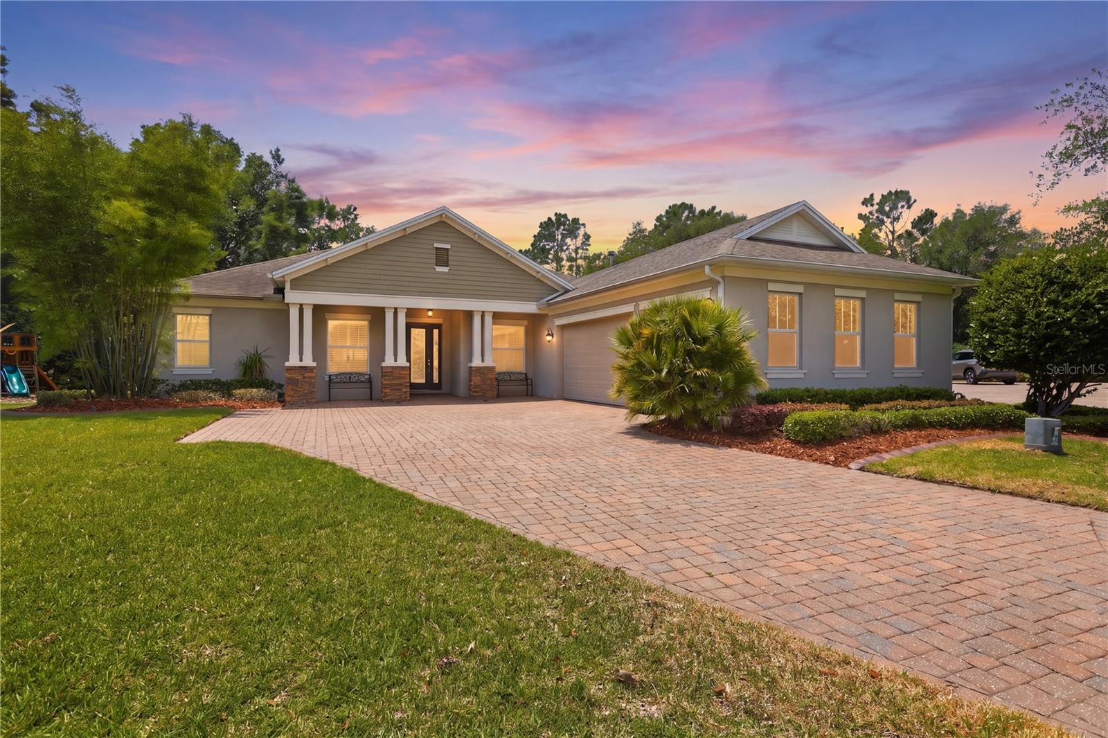 112 WISTERIA LN