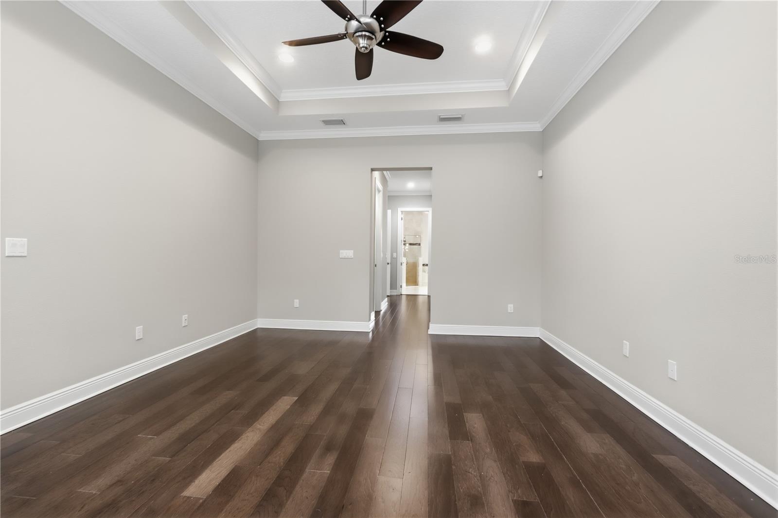 112 WISTERIA LN